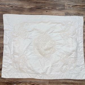 VINTAGE QVC IVORY CROCHET LACE APPLIQUÉ 100% COTTON PILLOW SHAM SHABBY CHIC